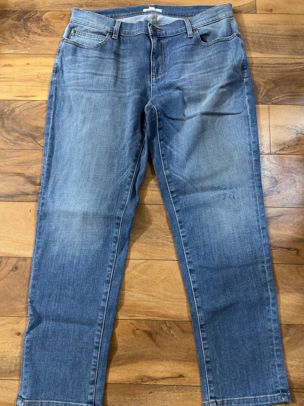 Eileen Fisher Women’s Straight Leg Jeans Size 8 Petite Medium Wash Distressed